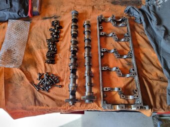 Hlava valcov 1.6 TDI CAY 03L103373A - 2