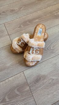 UGG šlapky bledé - 2