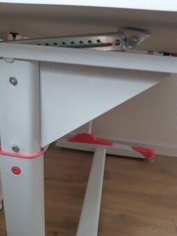 Rastúci písací stôl - 2