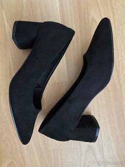 Dámske čierne lodičky - 2