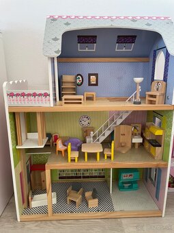 Dievčenský drevený domcek - 2