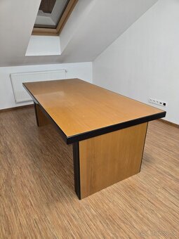 EXKLUZÍVNY mohutný stôl - 2