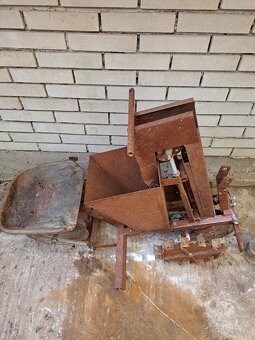 Predám sadzač zemiakov - 2