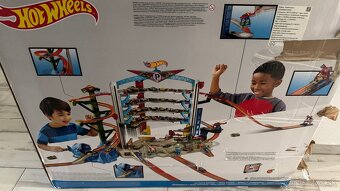 Hot Wheels Ultimate Garage - 2