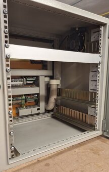 Rack 19" + rozvádzač - 2