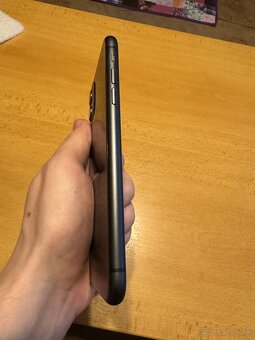Iphone 11 Čierny 64GB - 2