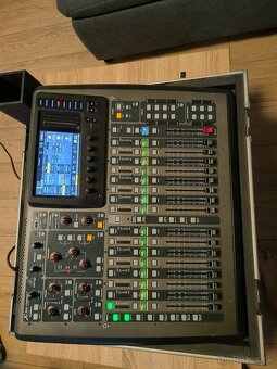 Behringer X32 Compact s Case + switch s dhcp - 2