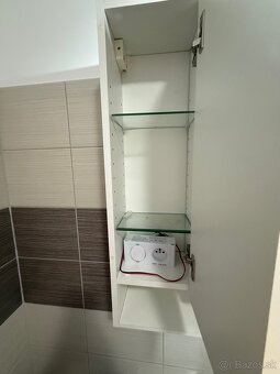 Predám kúpeľňový nábytok, umývadlo s batériou - 2