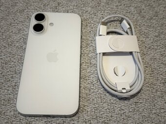 Apple Iphone 16 Biely 128Gb - Pekný stav, v záruke - 2