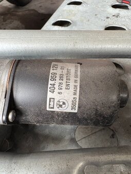 Mechanizmus stieračov s motorčekom BMW e90 - 2
