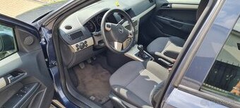 Predám Opel Astra H Caravan, r. 2010, 74 kW, 286 tis. km - 2