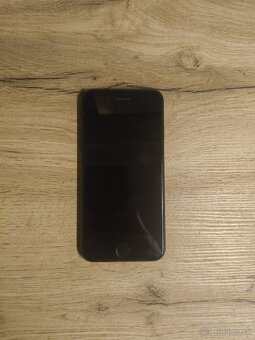 iphone SE 2020 64 GB čierny – batéria 100 %
- 2