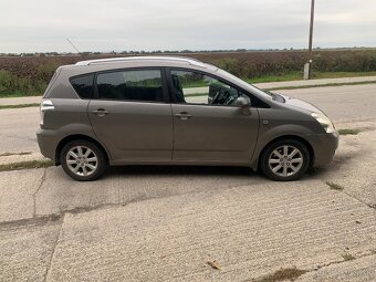 Corolla Verso - 2