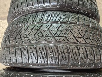 235/60 r18 zimné 4 ks PIRELLI dezén 5,9 - 5,7 mm - 2