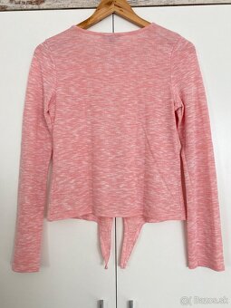 RUŽOVÝ SVETRÍK NA ZAVIAZANIE - 2