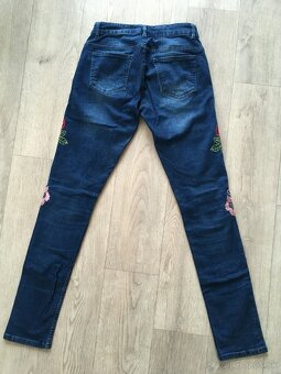 dámske rifle s výšivkou zn. HOUSE - 2