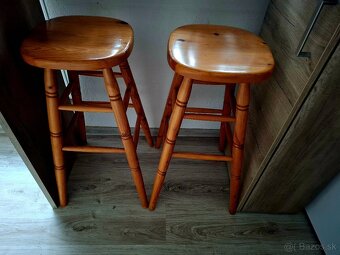 Barovy stol a stoličky - 2