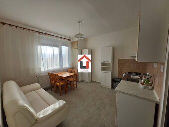 NÁJOM OD 1.MARCA : 1 izbový byt s loggiou v Komárne/CENTRUM - 2