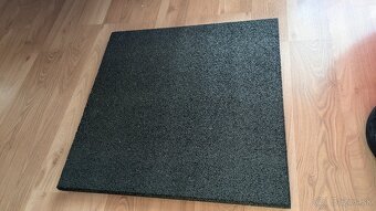 Gumová dlaždica - 2