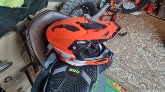 Ktm prilba - 2