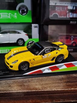 Ferrari a Dacia modely - 2