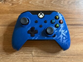 Káblový ovládač na Xbox One - 2