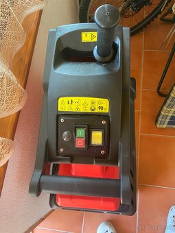 Valcový drvič s boxom VeGA LSG2812 - 2