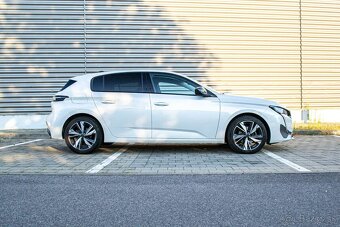 Peugeot 308 1.2 PureTech 130 AT8 | 2022 | TOP stav | - 2