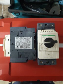Schneider spúšťač motora GV3P50 37-50A

 - 2