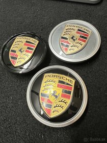 Porsche stredové krytky 76mm, poličky "Nový typ" - 2