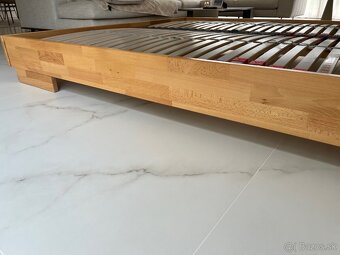 Predám posteľ 220 x 180 z masívu - 2