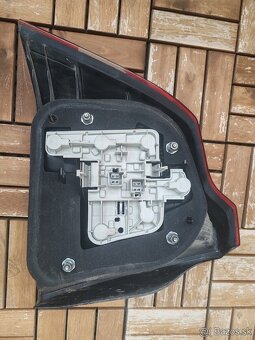 Prave zadné svetlo volvo s40 II. - 2