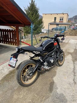 YAMAHA XSR 900 - 2