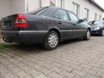 Sada ALU disků mercedes benz 7Jx15 ET37 + šrouby - 2