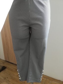 Elegantne 3/4ťové nohavice veľkosť M - 2