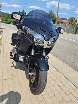 Honda Goldwing GL 1800 F6B - 2