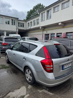 Kia Ceed Combi 1.4 benzín, STK 2026, klimatizácia - 2