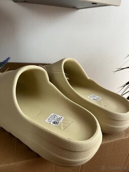Yeezy Slide - 2