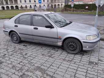 Predám Hondu Civic 1.5 84 kw vtec - 2