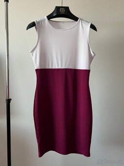 Bordovo-biele office šaty s plášťom - 2