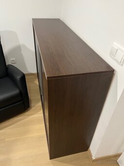 Skriňa s posuvnými dvierkami - 2