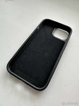 Quadlock kryt na iPhone 15 - 2