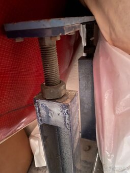 Pevna kovova koza - 2