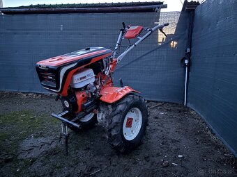 Predám kultivátor s vlečkou a príslušenstvom - 2