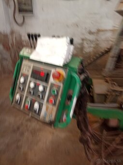 Kmeňová pásova píla. - 2