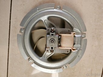 Zadný ventilátor vstavanej rúry Electrolux - 2