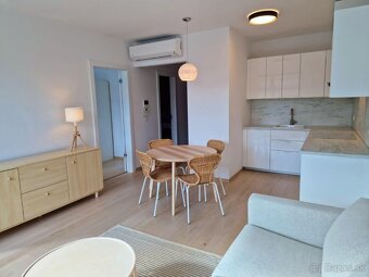 ✨ Eurovea Riverside - 2izbový byt s loggiou a parkovaním ✨ - 2