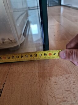 Akvárium
0,7 mm sklo. - 2