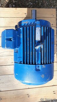 Predám dvojrýchlostný elektromotor 2,2/3kW - 2