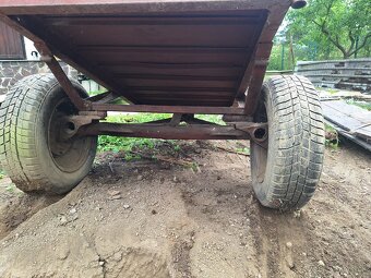 Vyklapacia vlečka za traktor - 2
